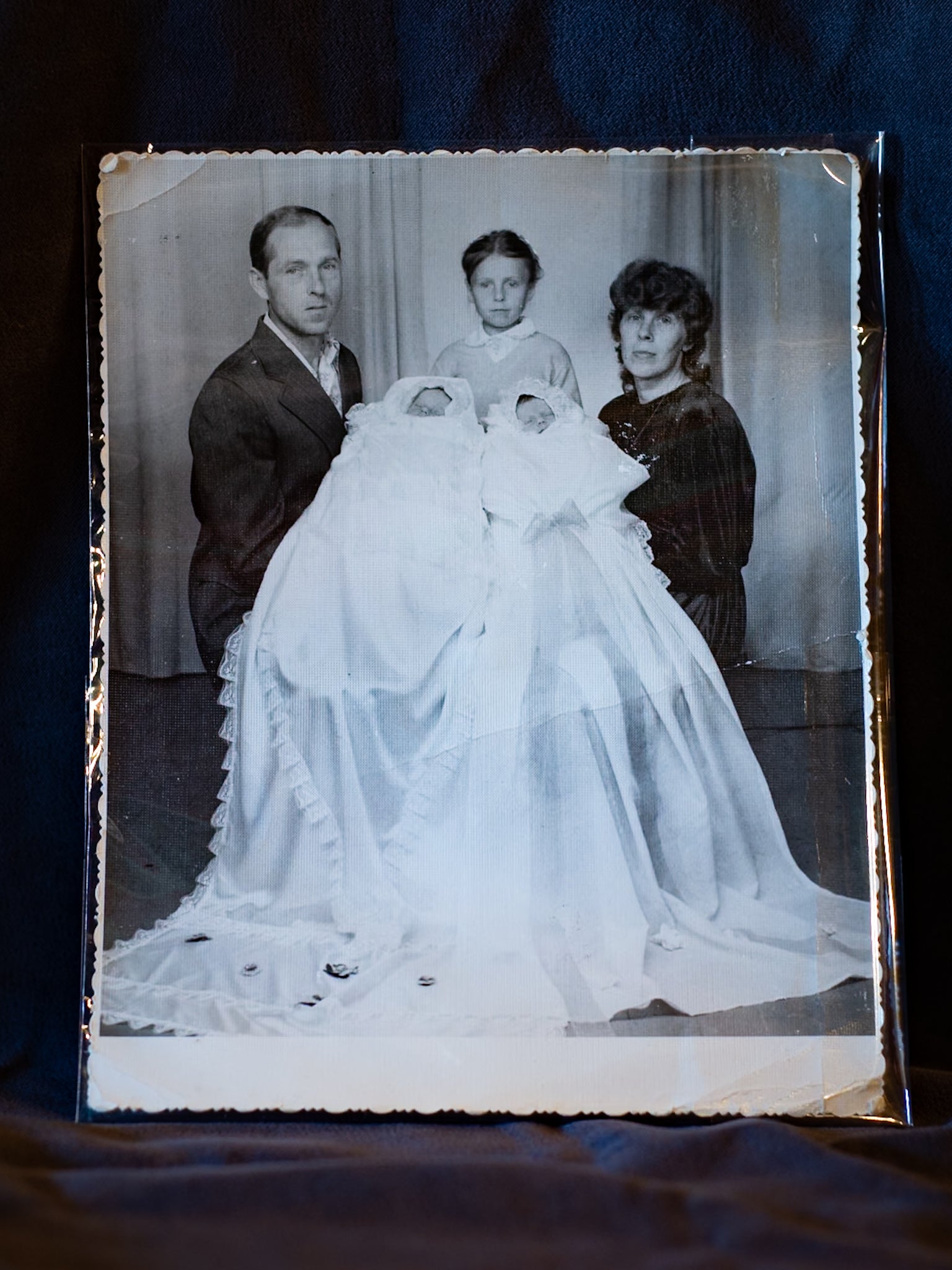 Post Mortem Photo, Twins with Family
