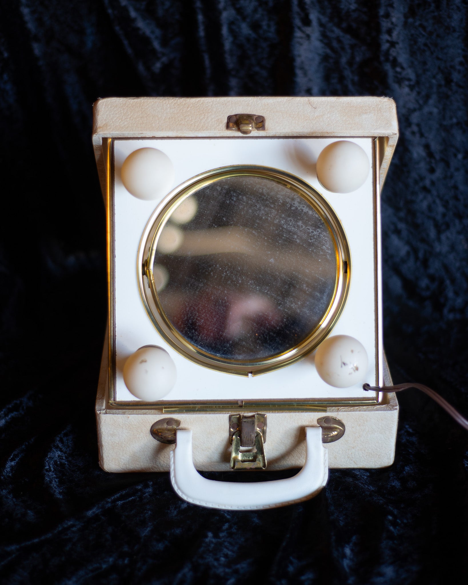 1950's Lighted Traveling Vanity