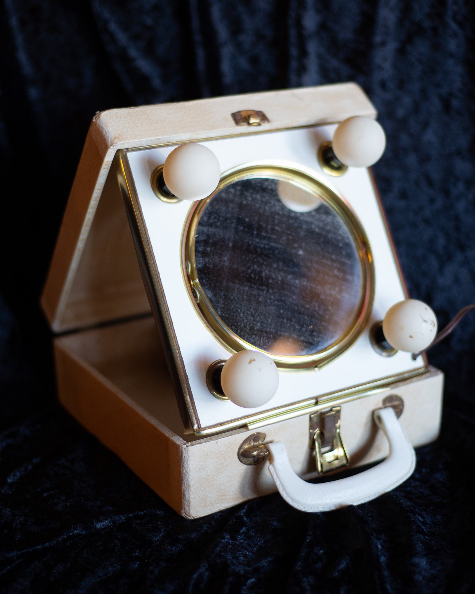 1950's Lighted Traveling Vanity