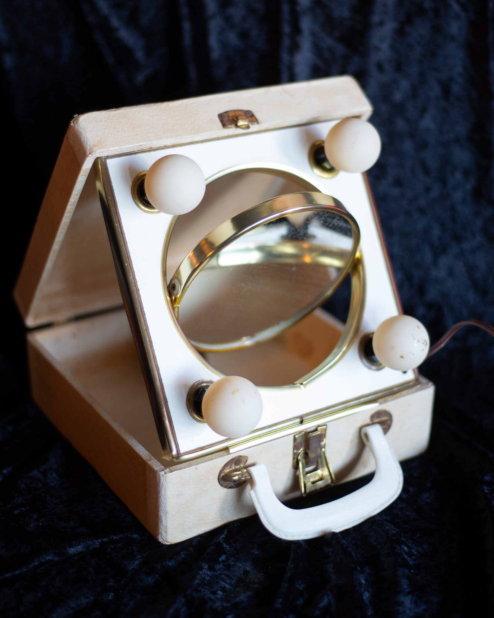 1950's Lighted Traveling Vanity