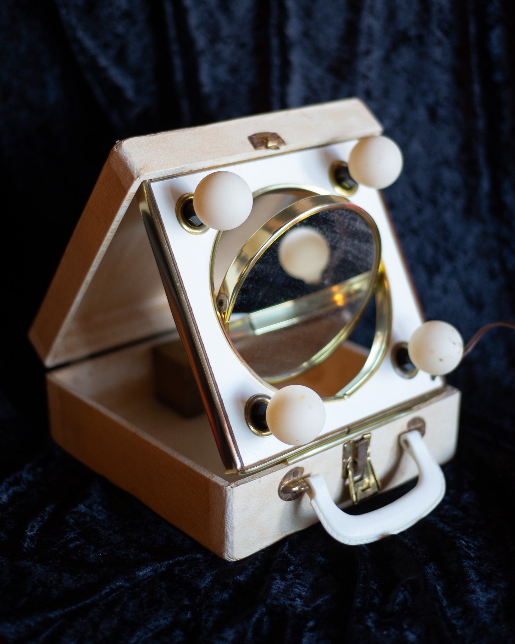 1950's Lighted Traveling Vanity